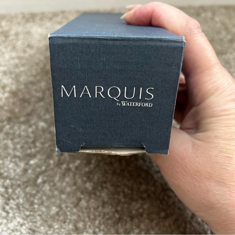 NIB Marquis by Waterford Crystal Bezel 7in Bud Vase - Picture 4 of 12